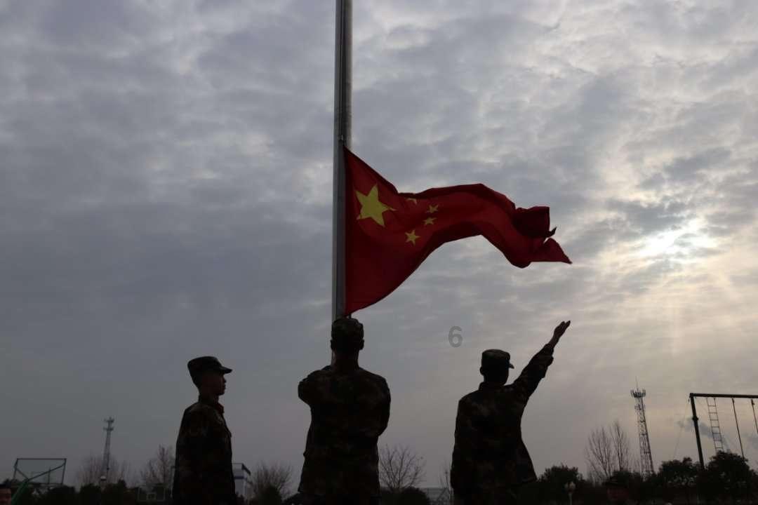 李湘复出双下巴明显,搭档李维嘉直播带货,快乐家族全员回归芒果